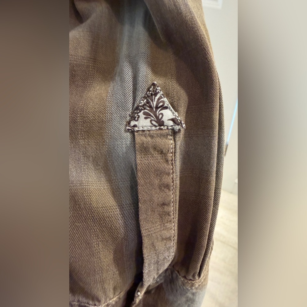 Ryan Michael Snap-Front Western Blouse with Embroidery and Beautiful Details. - Picture 9 of 15